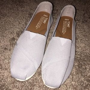 BRAND NEW Gray Toms Women’s Size 8.5